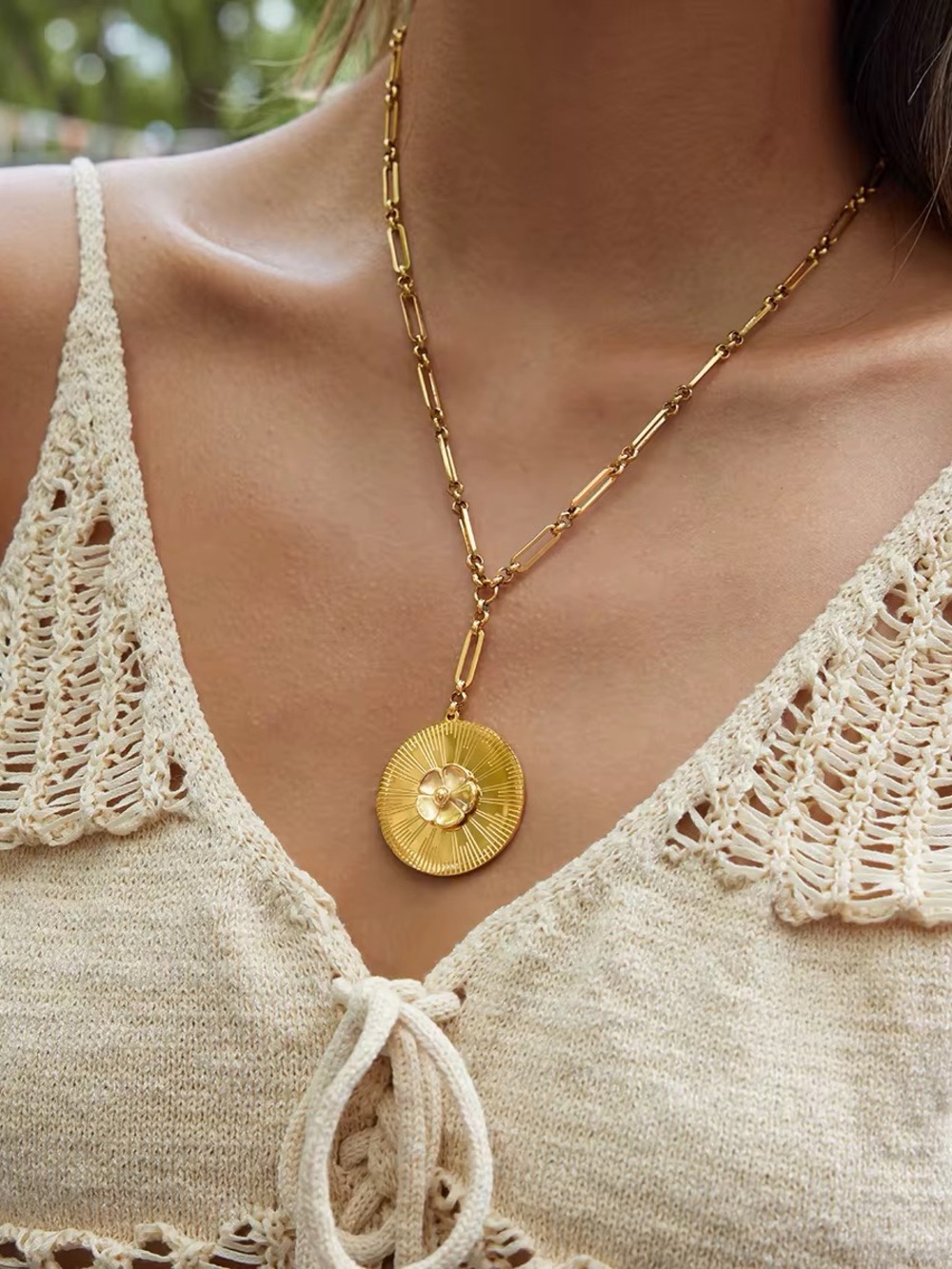 18K Gold Plated Floral Medallion Pendant Necklace